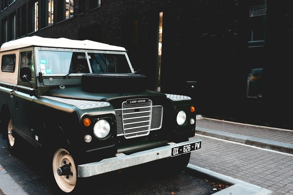 What's the Best Way to Upgrade the Suspension on a Land Rover Discovery for Off-Roading?